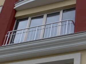 Перила для балкона из алюминия с круглым профилем цвет серебро