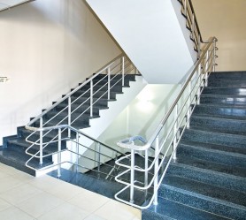 Поручні на сходи з алюмінію з круглим профілем колір срібло