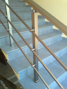Перила алюминиевые на лестницу квадратный профиль цвет серебро с прутиками