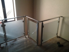 Перила алюминиевые на лестницу квадратный профиль цвет серебро со стеклом
