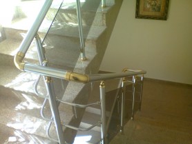 Перила алюминиевые на лестницу круглый профиль цвет серебро со стеклом