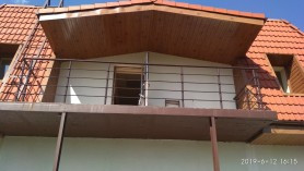 Перила алюминиевые на балкон с круглым профилем эксклюзивный цвет с прутиками