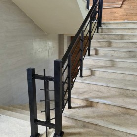 Перила для лестницы из алюминия с квадратным  профилем  эксклюзивный цвет с прутиками