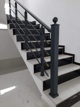 Перила для лестницы из алюминия с квадратным профилем экскюзивный цвет с прутиками